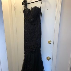 Black lace prom gown